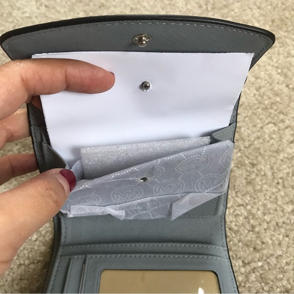 Michael Kors small wallet NWT - Picture 7 of 7